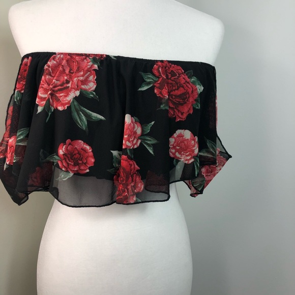Black with red roses  crop blouse size S - Picture 3 of 5